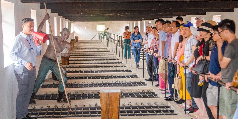 Tham quan nhà tù Côn Đảo